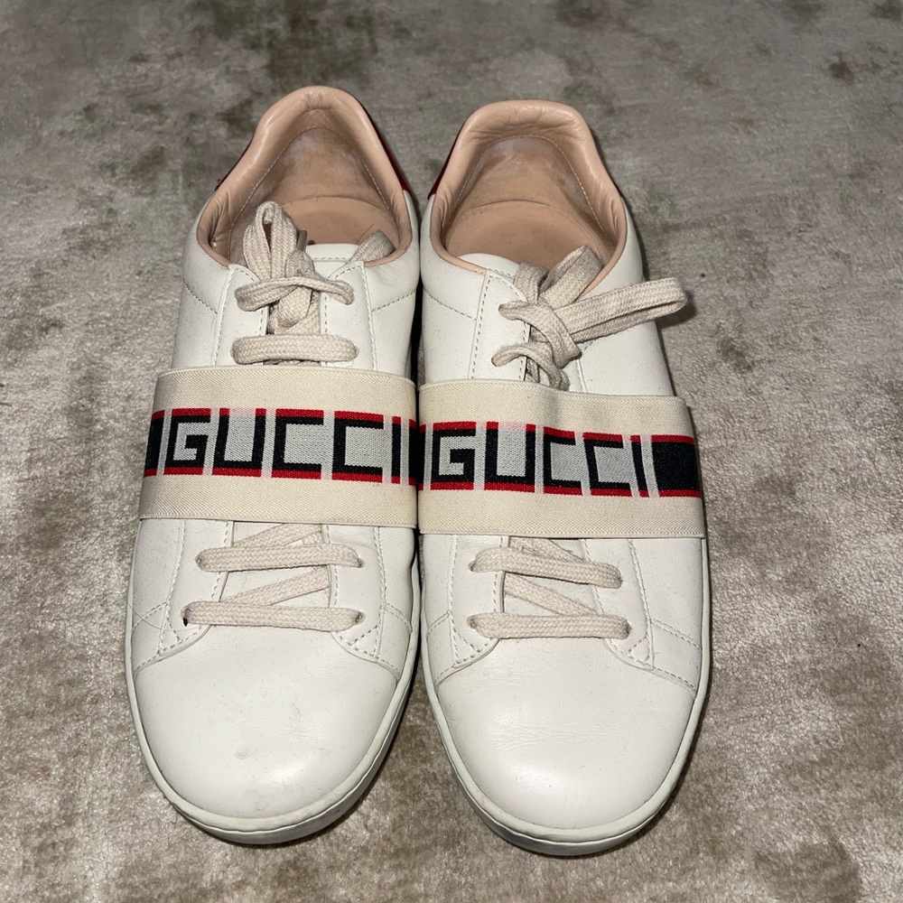 Gucci White Leather Sneakers with Red and Black Logo Strap